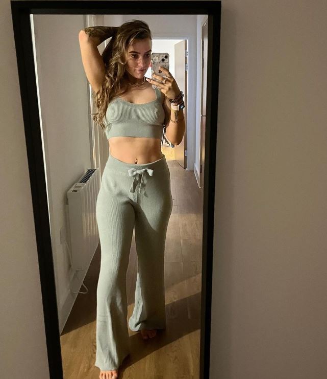Lacey Amour height