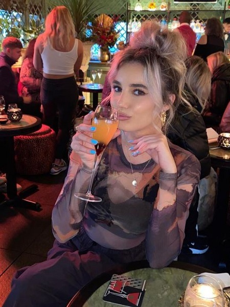 Lana Jenkins facts