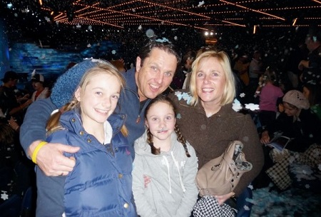 Lilia Weddell old picture with her paretns and sister