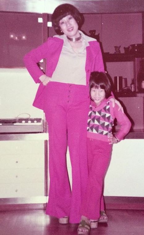 Lynn Ban old image with her mom