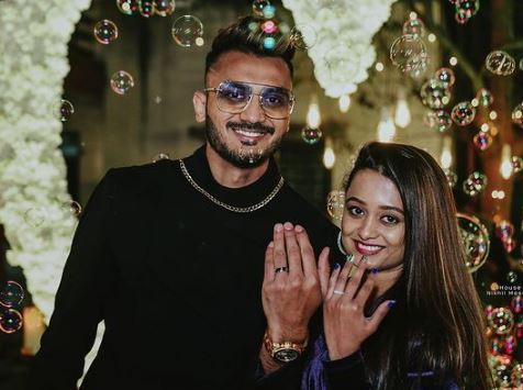 Meha and Akshar Patel's engagement photo
