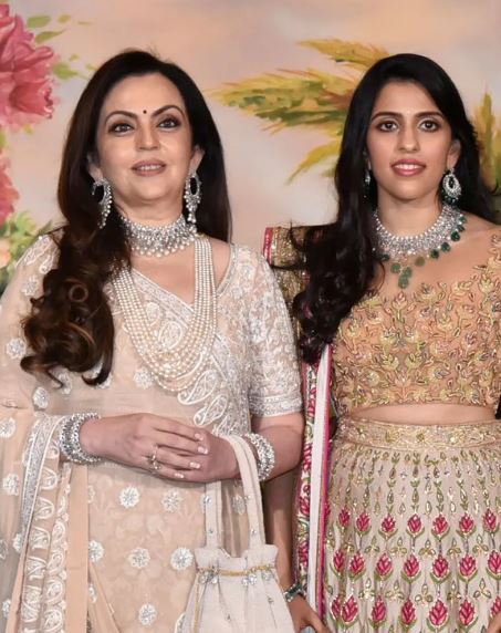 Shloka with her mother-in-law Nita Ambani