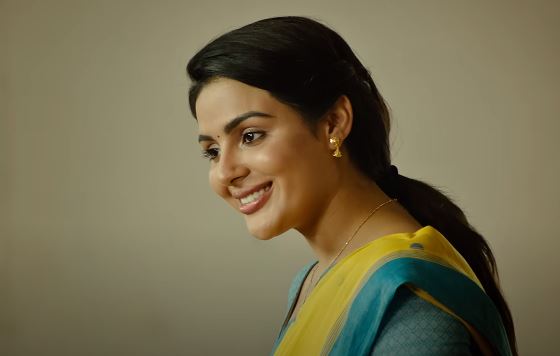 Actress Samyuktha as Meenakshi
