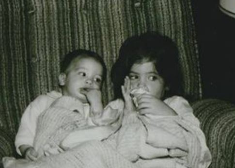 Amanda Doyle old image with her elder sister
