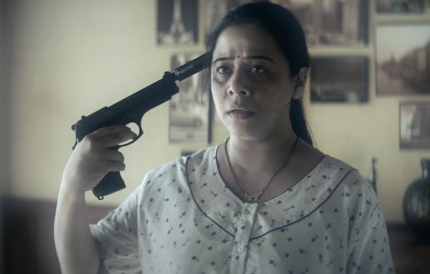 Anita Date-Kelkar as Avani
