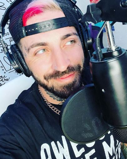 Bobby Vivid is a podcast host