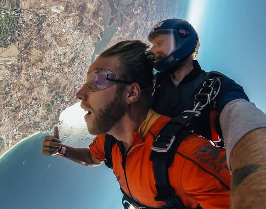 Dylan Brown experienced Skydiving