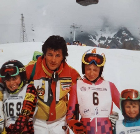 Elena Franchini old picture with her father and younger sisters