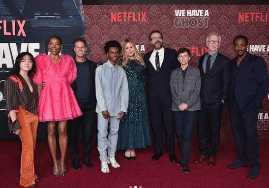 Isabella with the cast of We Have a Ghost