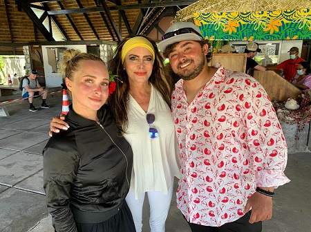 Jansen Panettiere with his mother center
