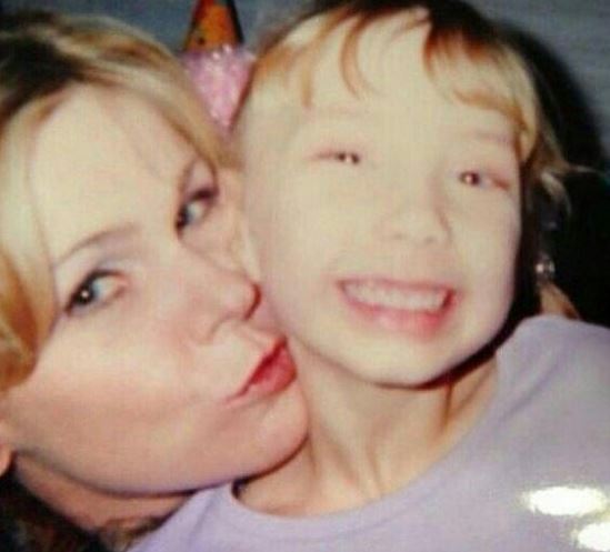 Kimberly with her daughter