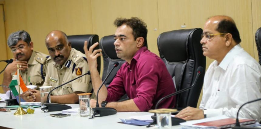 Munish is an IAS officer
