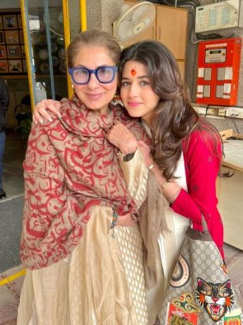 Naomika with her grandmother Dimple Kapadia