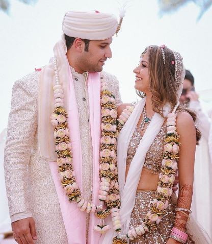 Neha Saroopa and Karan Babani wedding image