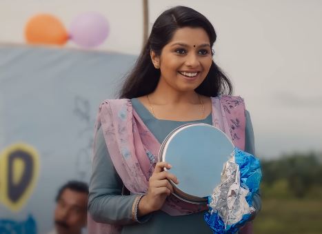 Niranjana Anoop as Chandrika Raveendran