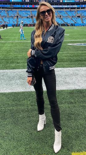 Olivia Flowers height