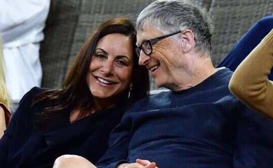 Paula is dating Bill Gates
