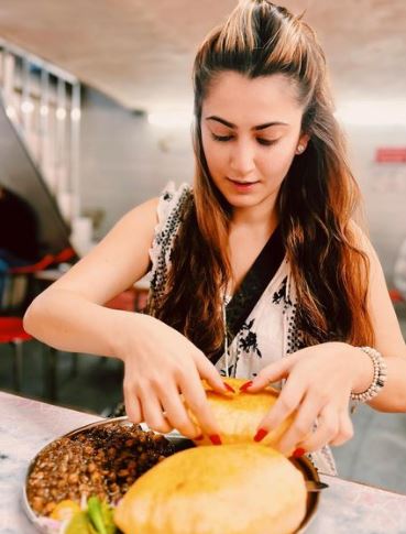 Shivaleeka Oberoi loves Chole Bhature