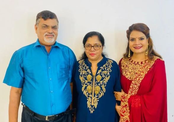 Subi with her parents Suresh and Ambika Suresh
