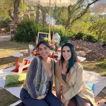 Taylor with her mother Nikki Giavasis