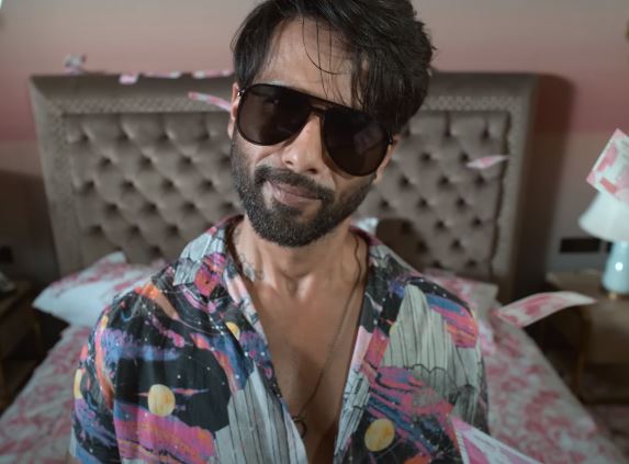 The role of Sunny is acted by Shahid Kapoor
