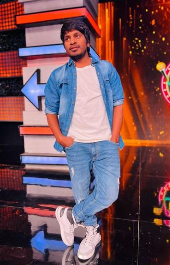 Yadamma Raju height