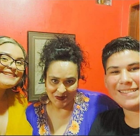 Yesenia Artavia with her son and daughter