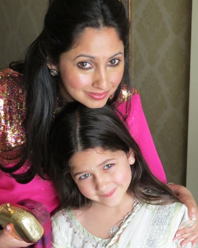 Young Naomika with her mother Rinke Khanna