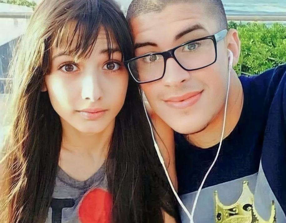 An old picture of Carliz with Bad Bunny