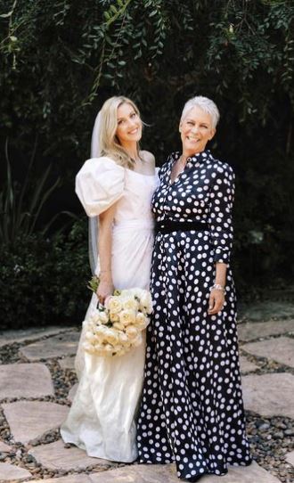 Annie with her mother Jamie Lee Curtis
