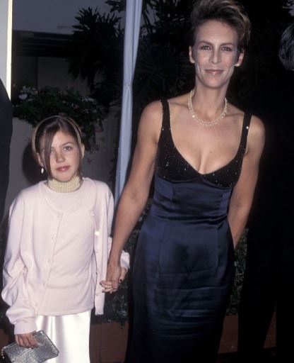 Childhood photo of Annie with her mom Jamie Lee