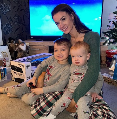 Jehane Thomas with her kids
