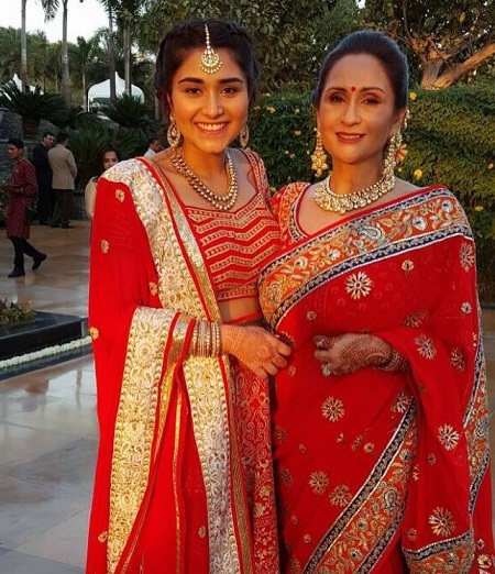 Kishor Bajaj wife Kintu and daughter Karyna Bajaja