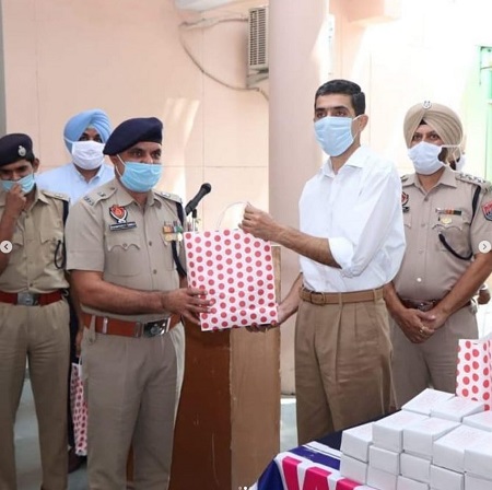 SSP Satinder Singh with his police team
