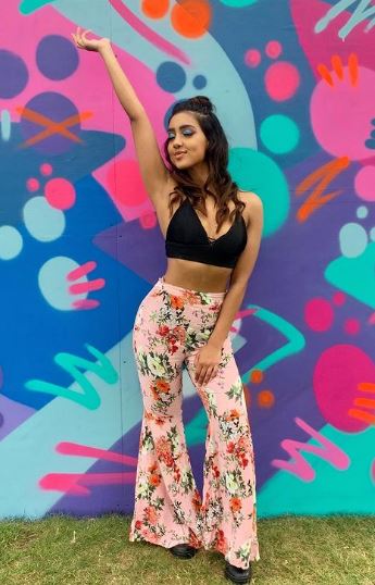 Sanam Harrinanan height