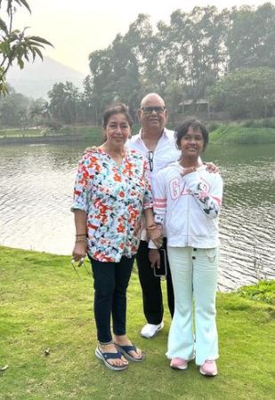 Shashi Kaushik family