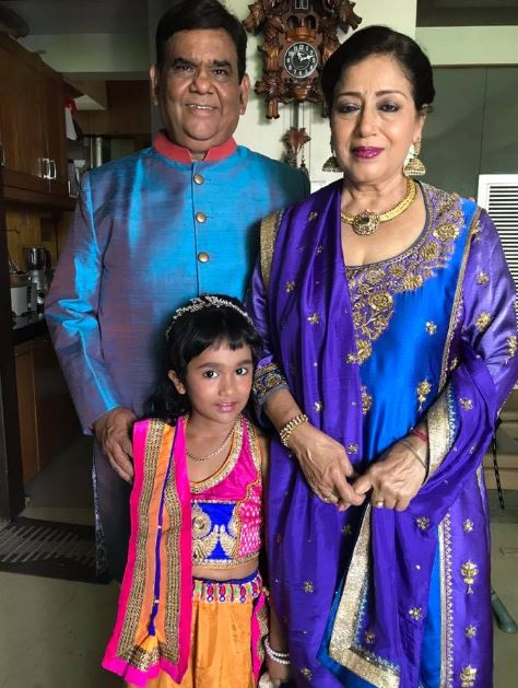Shashi with her husband Satish Kaushik and daughter Vanshika Kaushik