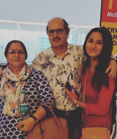 Sheen with her parents Bharat Dass and Savita Dass