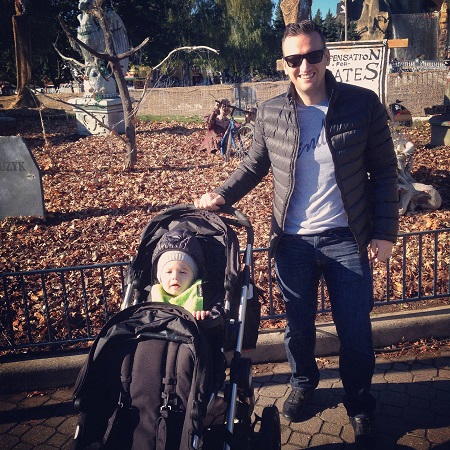 Steve Apostolopoulos with his kid