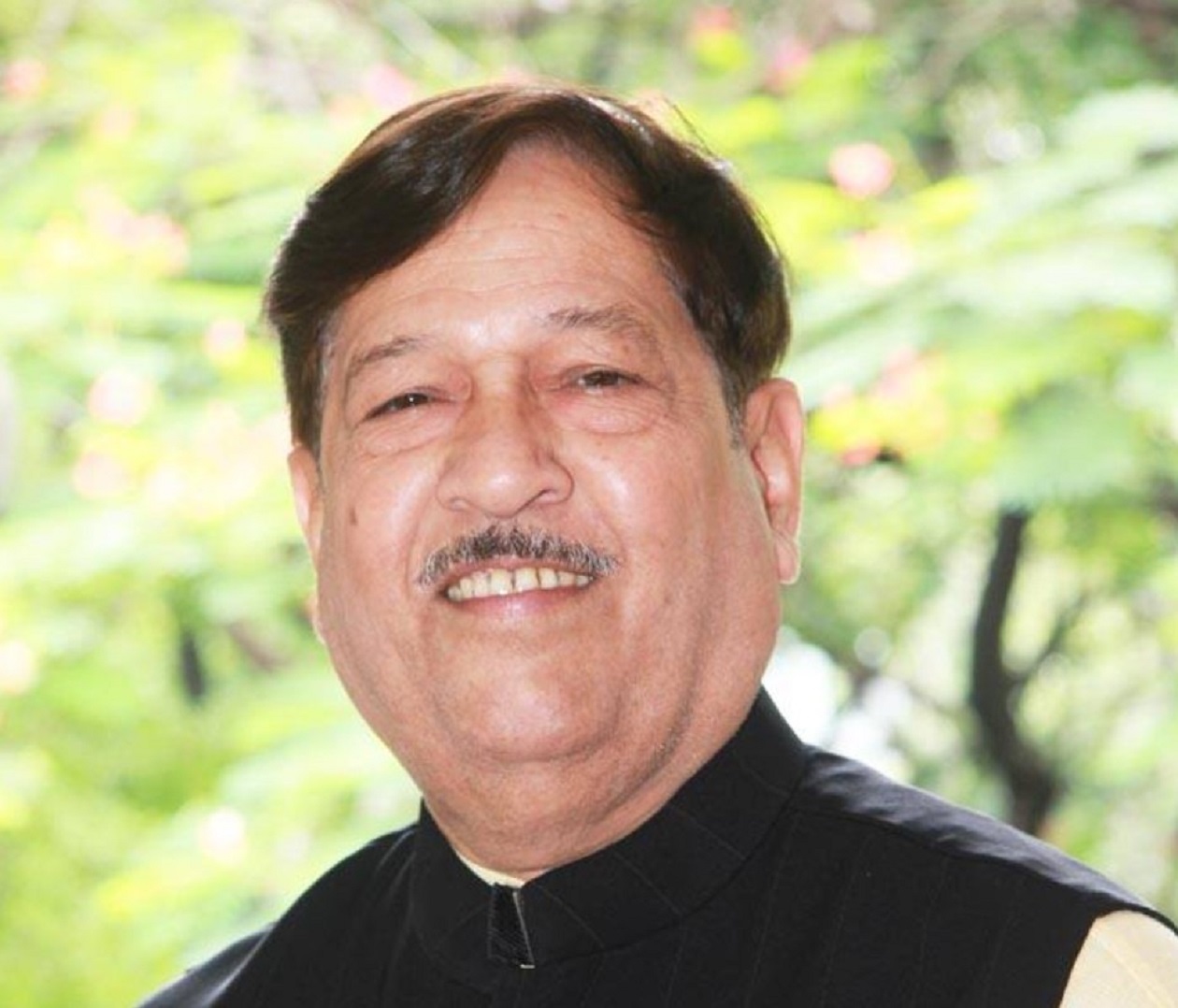 What happened to Girish Bapat BJP MP dies at 72