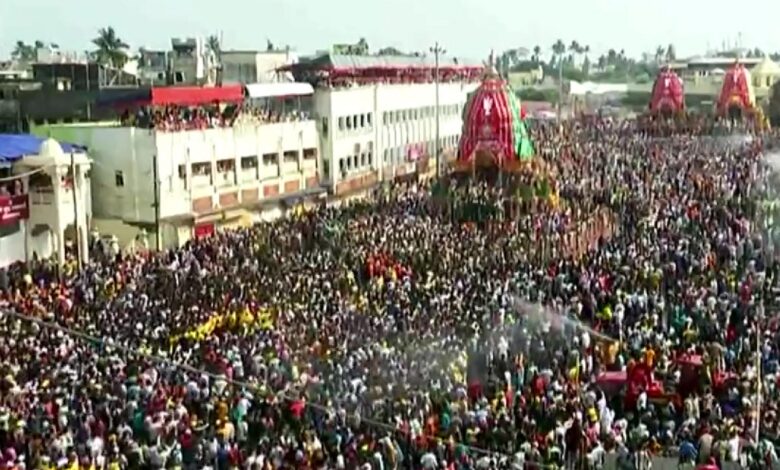 Jagannath Rath Yatra 2023 People Gather in Large Numbers in Puri, Odisha to Take Part in Festival