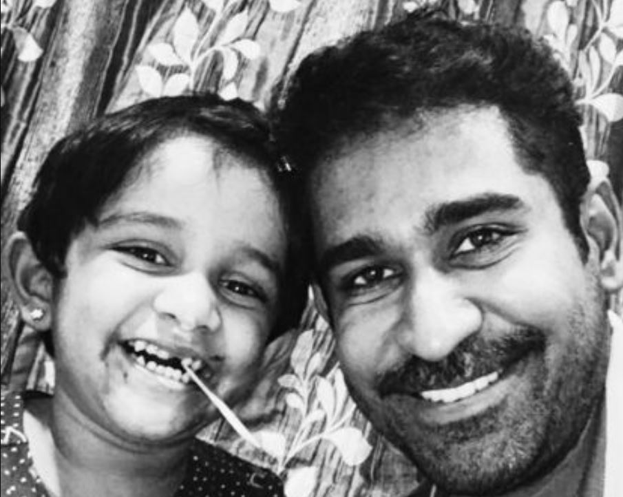 Childhood photo of Meera with her dad Vijay Antony