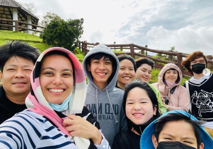 Arkin Magalona and his family