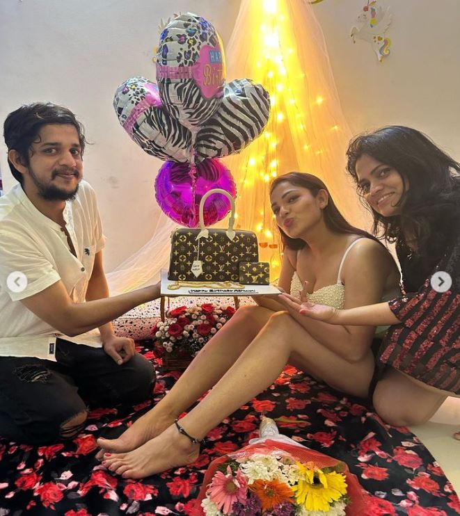 Ashwini Sree with her siblings