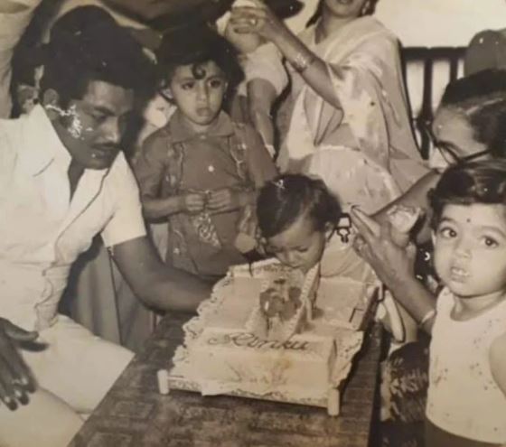 Childhood photo of Rinku with her family