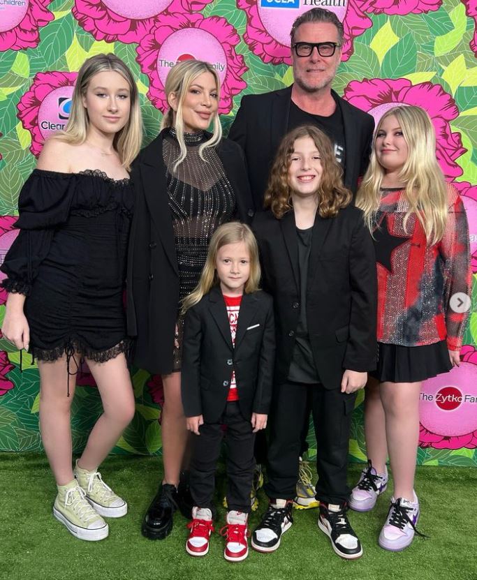 Dean McDermott with his family