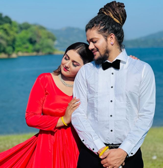 Komal Saklani with her husband Hansraj Raghuwanshi