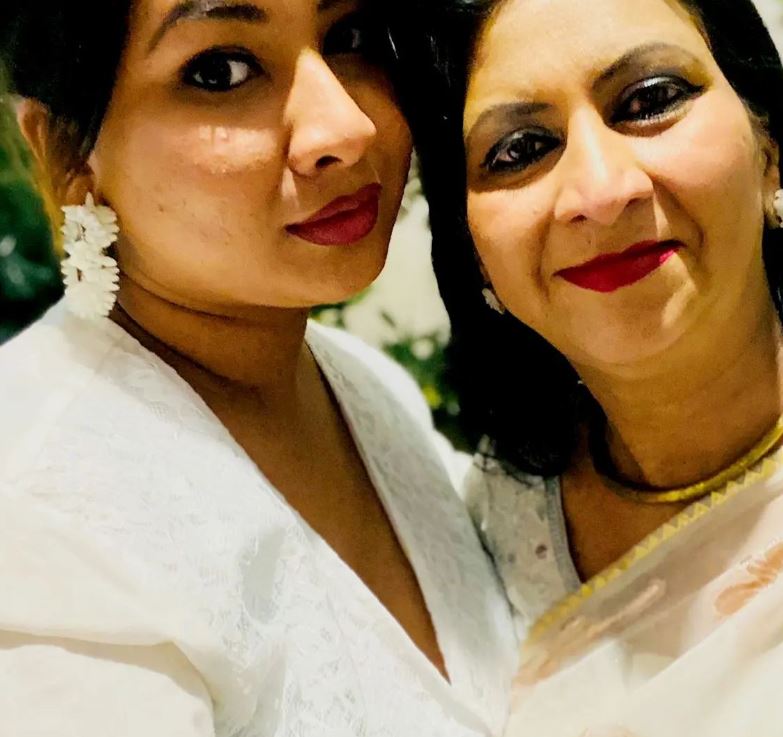 Prajakta Jahagirdar with her mother Prachi Jahagirdar