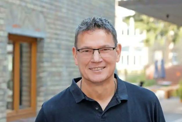 Ralph Suikat biodata