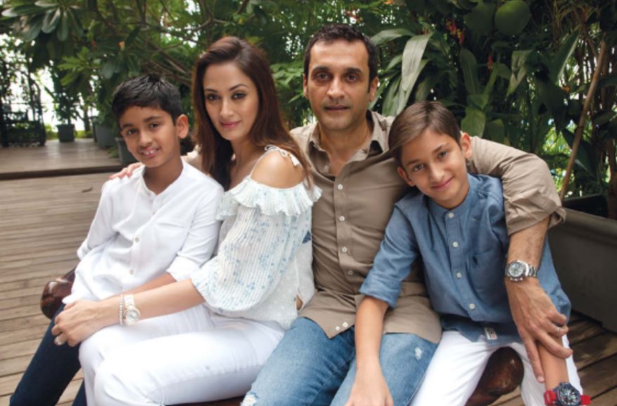 Vikas Oberoi with his wife Gayatri Joshi and sons